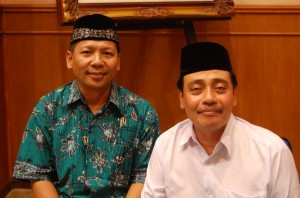 Ketua DPD LDII Surabaya Bersama KH. Mutawakkil Alallah Ketua DPD LDII Surabaya Bersama KH. Mutawakkil Alallah