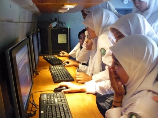 Tips Manfaatkan Social Media bagi Guru & Murid
