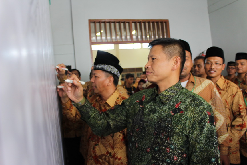 Penandatangananbersama ldii dan forpimda.