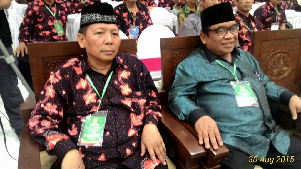 Dari kiri: Ketua DPW LDII Jawa Timur Drs. Ec. H. M. Amien Adhy bersama Ketum DPP LDII KH. Prof. Dr. Abdullah Syam, M.Sc.