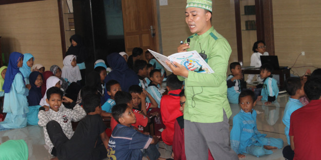 Bekali Ilmu Agama dengan Menyelami Dunia Karakter Anak