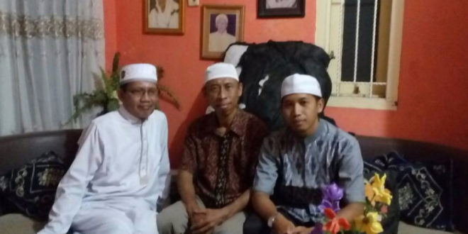 Ki-ka : Ketua MUI Kenjeran K.H Abdul Manan, Ketua PC LDII Kenjeran Agus Jatmiko, Sekretaris PC LDII Kenjeran Rachmat Cahyono.