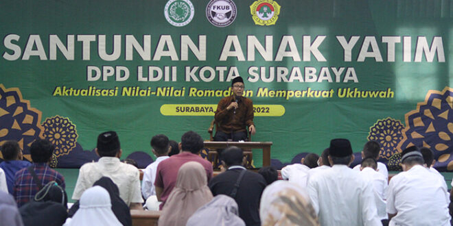 Ketua FKUB Surabaya M Yazid mengisi tausiah agama di acara santunan anak yatim DPD LDII Surabaya